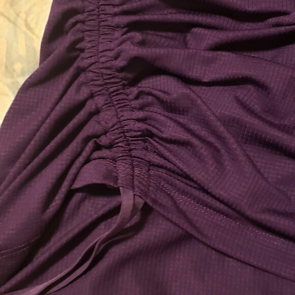 Fabletics Purple Cinched sided longer tank top size L - Picture 3 of 9